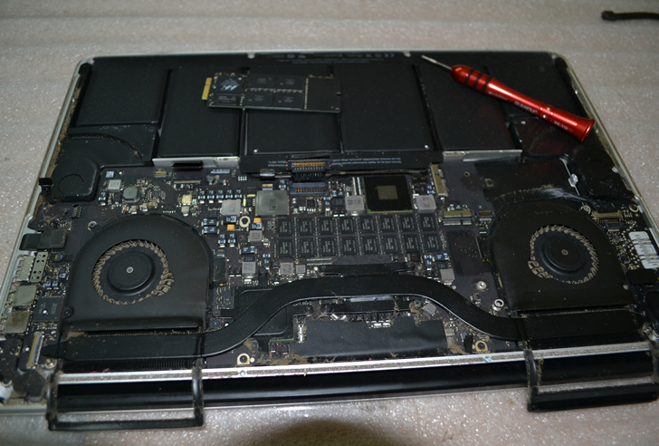Вскрытие MacBook A1398